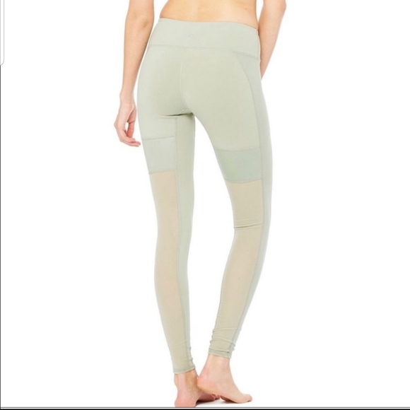 SOLD ⭐ Alo Yoga Lean Leggings in Sea Mist - Picture 2 of 5